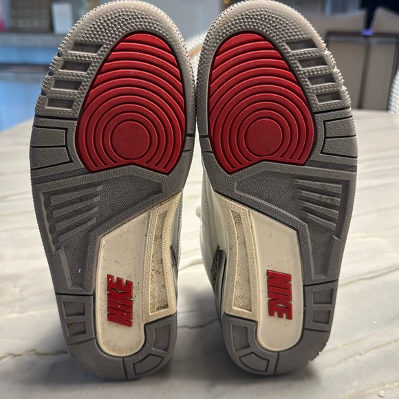 Nike Air Jordan’s Retro 3 Size 5 - Picture 4 of 5